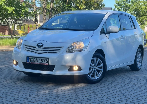 Toyota Verso cena 39900 przebieg: 200000, rok produkcji 2013 z Jasień małe 631